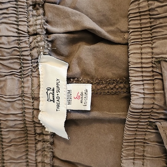 NWOT Thread & Supply M Olive softlightweight ruched ankle jogger pant - Picture 6 of 6